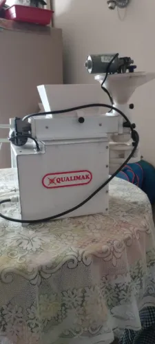 Máquina de fazer salgado