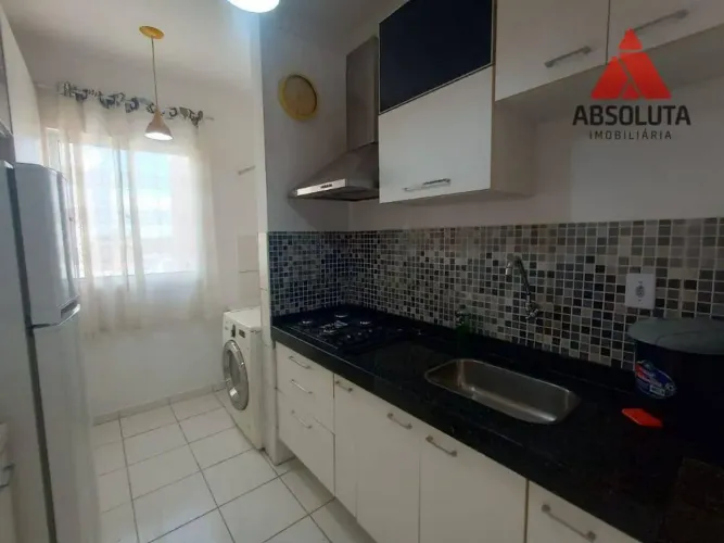 Apartamento com 3 dormitórios para alugar, 65 m² por R$ 2.114,11/mês - Parque Universitári