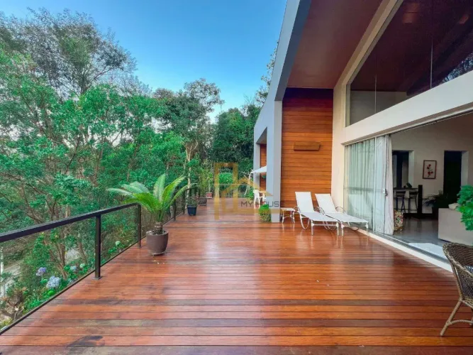 Casa com 4 Suítes, Vista Deslumbrante e Mobiliada Green Valley, Teresópolis