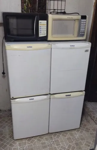 Frigobar consul tenho 110 Volts e 220 Volts Valor R$ 699,99 cada 
