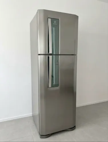 Geladeira Electrolux inox 382L