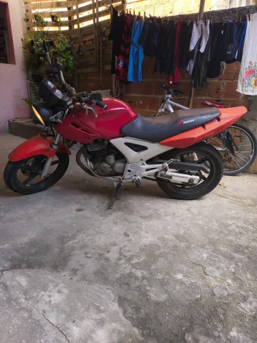 CBX Twister vermelha