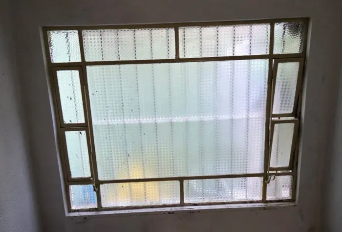 Janela de Ferro com vidro 118x167cm