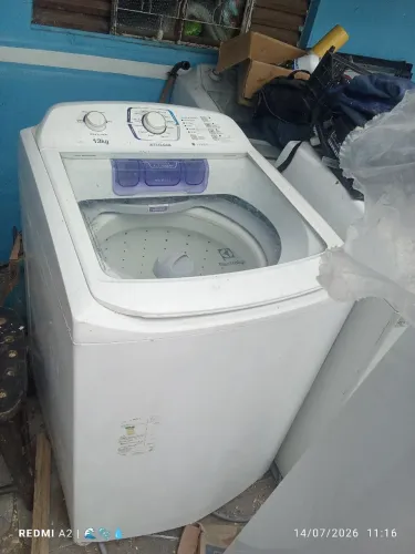 Vende se lavadora Eletrolux turbo 13k funcionando perfeitamente em todas as etapas com de 