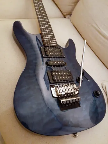 Guitarra Ibanez GIO GSA HSH com Floyd Rose