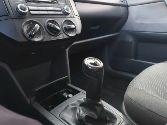 Volkswagen Polo Sedan 1.6 MI Total Flex 8V 4P 2013