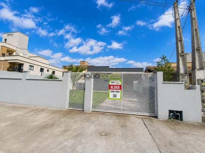 Casa para Locação em Aririu, Palhoça | 130m²