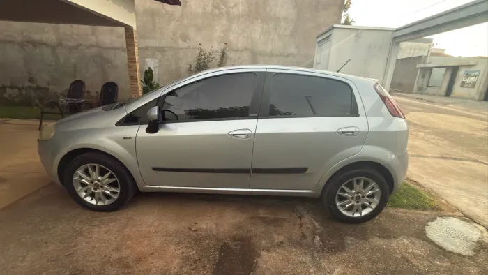 Fiat Punto Essence 1.6 Flex 16V 5P 2011