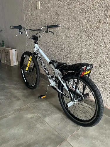 Bicicleta montadinha aro 24