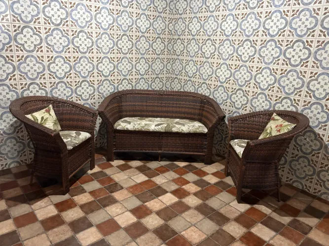 Jogo de poltronas em fibra sintética