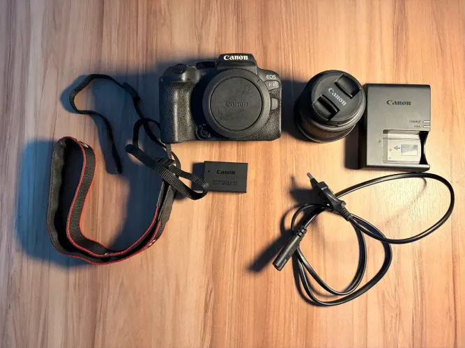 CANON EOS R10