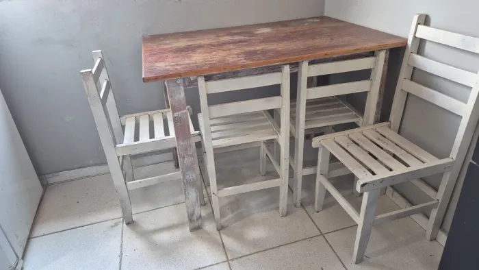 Mesa de cozinha madeira