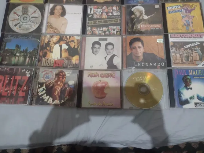 26 Cds originais diversos 