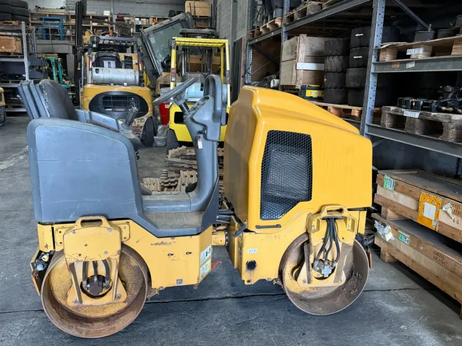 Rolo Compactador Caterpillar CB14B