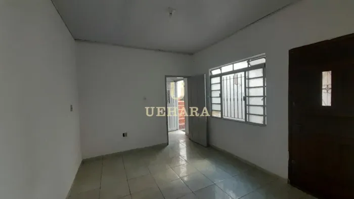 Casa térrea independente de 2 dormitórios para alugar na Casa Verde!