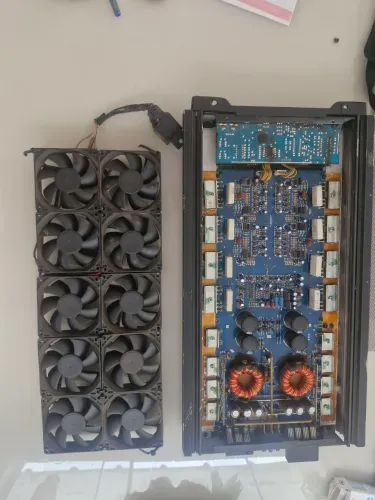 Módulo booster 4 canais 2400 watts