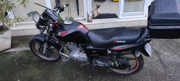 SUZUKI EN125 YES