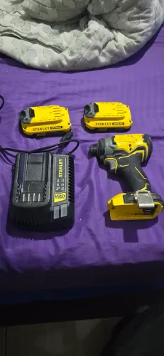Parafusadeira de Impacto Stanley Fatmax V20