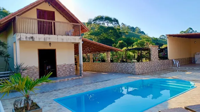 Granja com 5 quartos para Venda no Condomínio Fazendinha Terras do Comendador