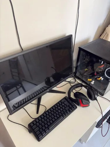 Desktop Ryzen 5 8gb ram