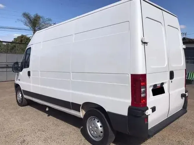 Van para Fretes e Agregamento - Disponível