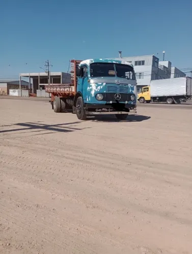 Caminhão Mercedes LP 321 