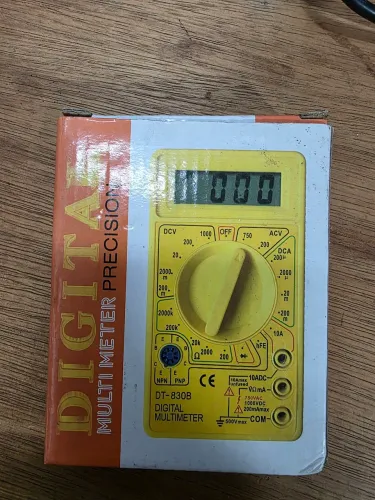 Multímetro digital DT-830B