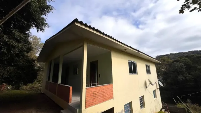 CAXIAS DO SUL - Casa Padrão - DESVIO RIZZO