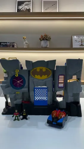Batcaverna Imaginext + Batmóvel e Bonecos