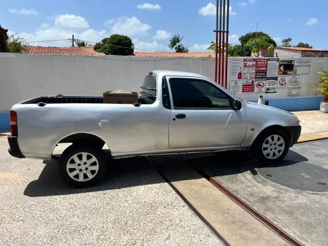 Ford Courier 1.6 L/ 1.6 Flex 2011