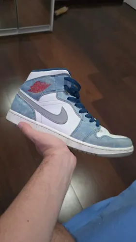 Air Jordan 1 Mid SE French Blue