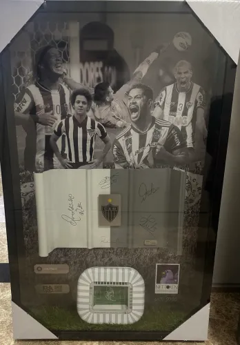 Quadro Telha do galo com autógrafos