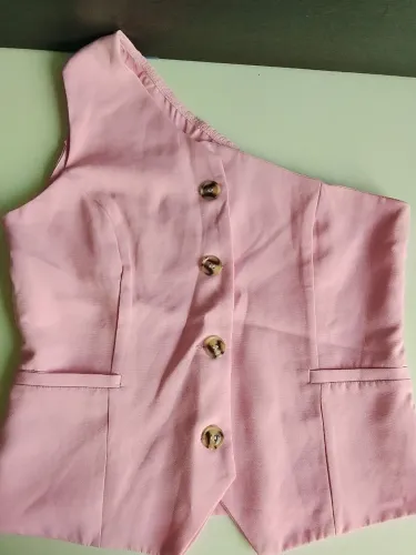 Blusa juvenil de um ombro só