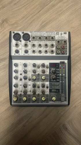 Mesa de Som Behringer Eurorack UB1002FX