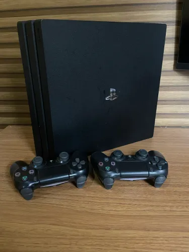PS4 PRO EM ESTADO DE NOVO
