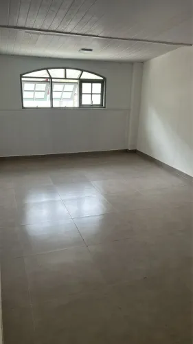 apto de 2 quartos ,frente,primeiro pavimento