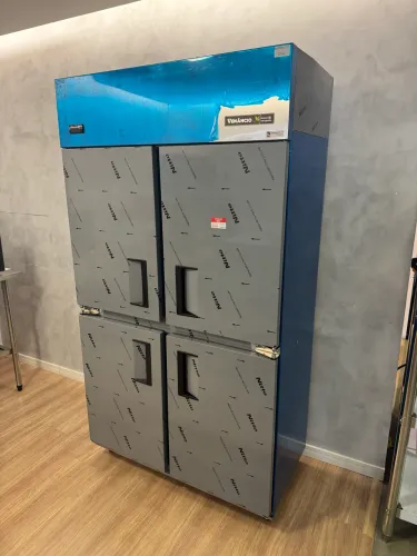 Geladeira comercial inox 6 portas Venâncio nova