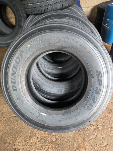 Pneus 235/75/17.5 dunlop sp 320