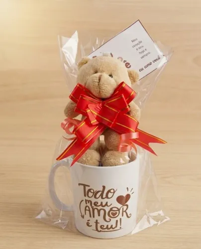 Caneca com ursinho,bombons e carinho!