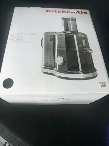 Extrator de sucos centrífuga Kitchen Aid praticamente zera