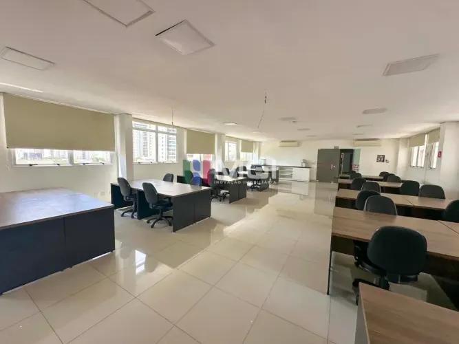 Sala comercial para alugar no Setor Bueno com 130m2