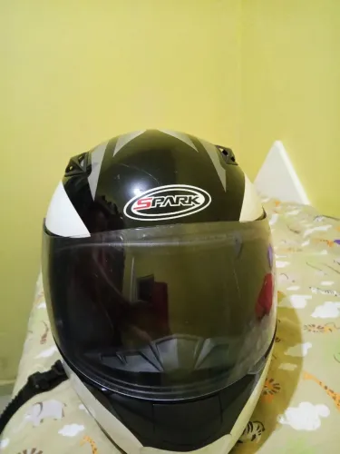 Capacete e bag pra vender