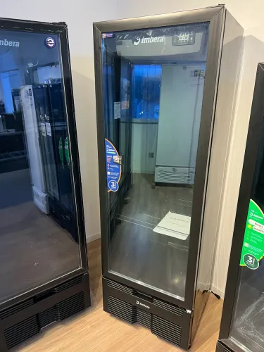 Cervejeira expositora full black 485 litros Imbera com 3 anos de garantia