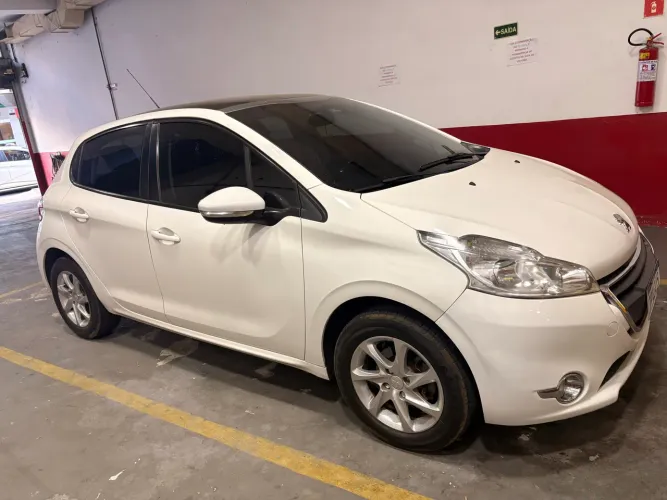Peugeot 208 Allure 1.5 Flex 8V 5P 2015