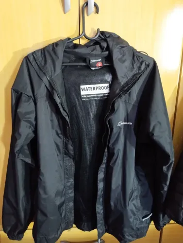 Jaqueta Conquista G waterproof impermeável feminina preta