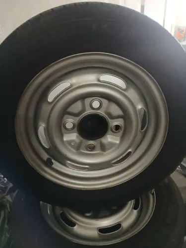 Rodas e pneus