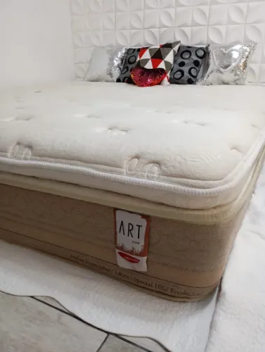 Colchão Casal King molas ensacadas. 1.90 L x 2 C. Viamão