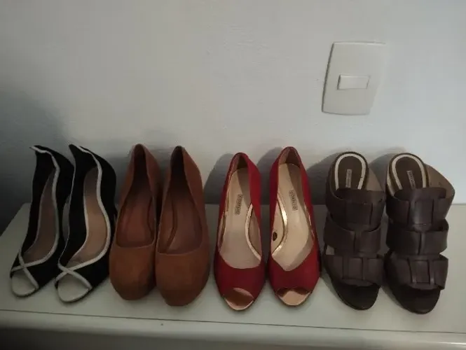 4 pares de sapatos número 38 (Vera Wang, Corello, Antique e My Shoes)