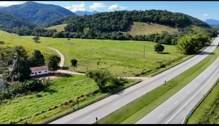 Excelente Fazenda modelo para gado em Silva Jardim.