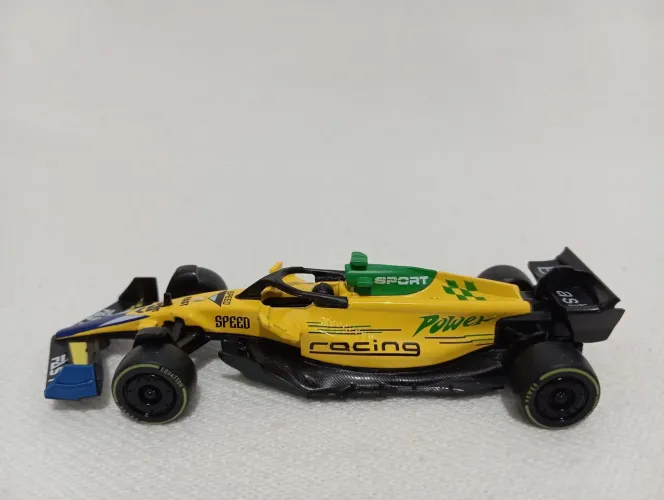 FORMULA F1 - MINIATURA DE CARRINHO